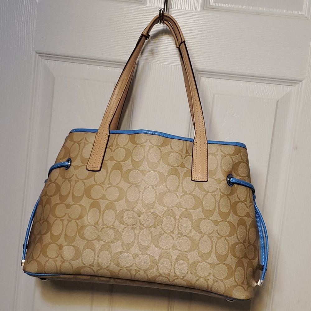 Coach Handbag ๐ - Picture 2 of 15